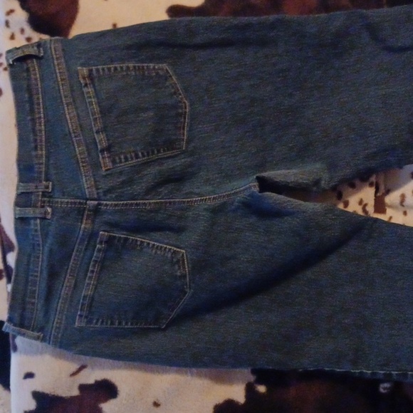 GLORIA VANDERBILT WOMENS JEANS, SIZE 12, IN GREAT SHAPE. - Picture 5 of 7